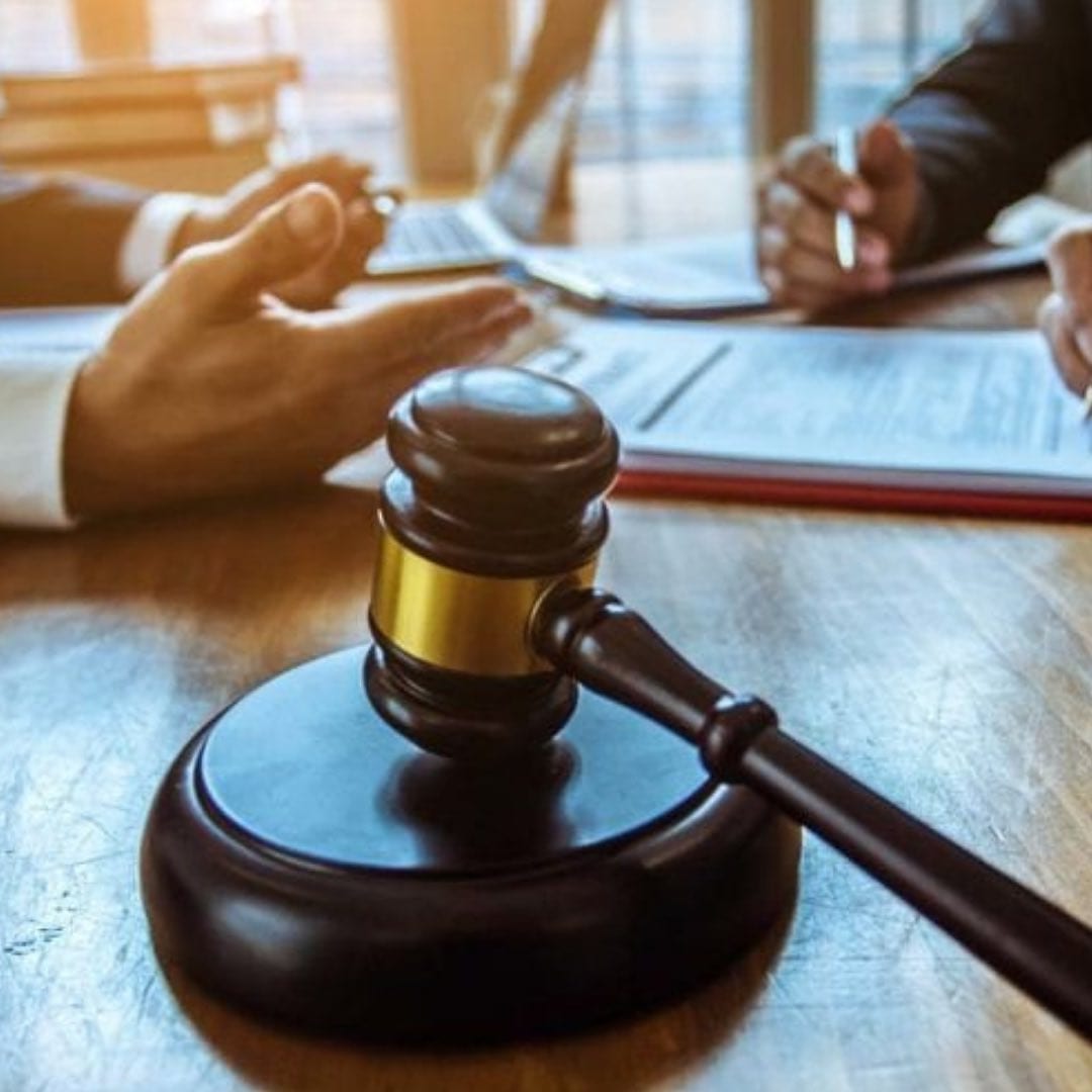 Thomas H. Curran Associates, LLP is the law firm of choice for businesses and organizations in need of litigation and transactional counsel throughout the United States and Western Europe. 1 Thomas H. Curran Associates, LLP is the law firm of choice for businesses and organizations in need of litigation and transactional counsel throughout the United States and Western Europe.