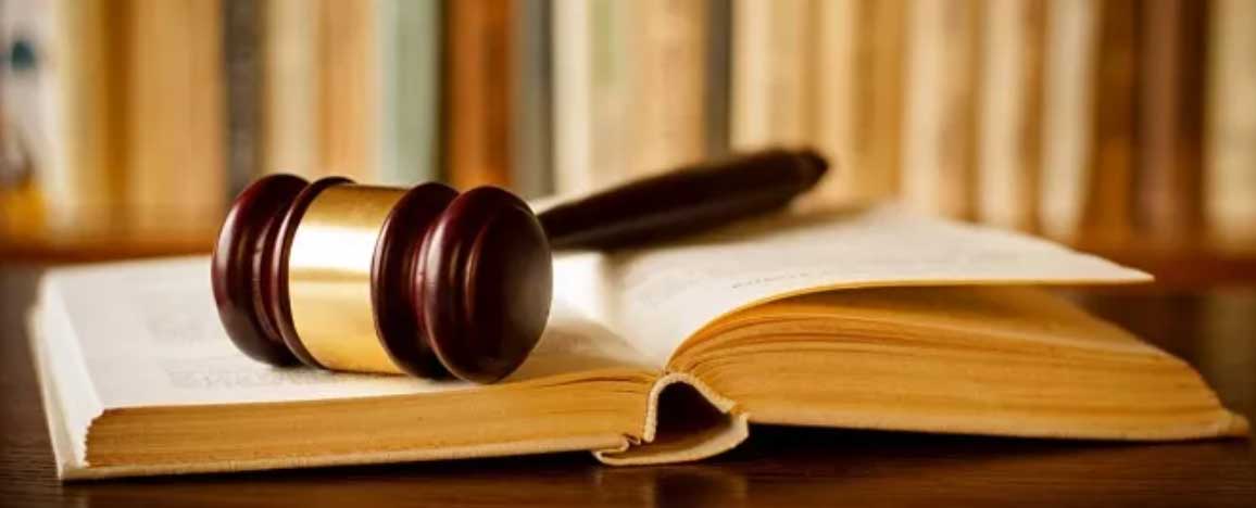 Blog 4 gavel on law book